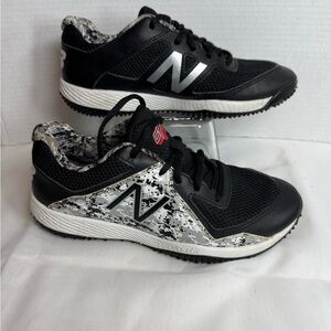 New Balance TY4040P4 Rubber Baseball Turf Shoes Size Boys US 5.5